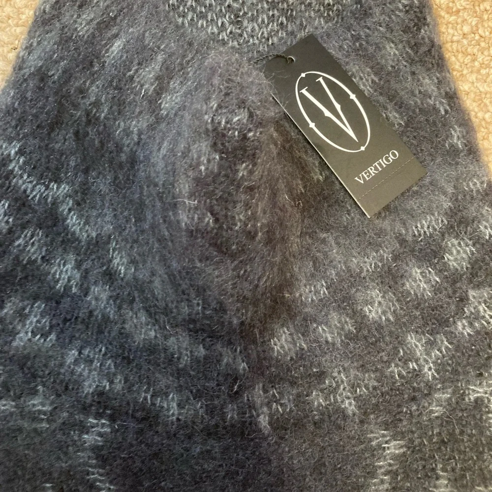 VERTIGO crop poncho sweater m/l - Picture 2 of 4